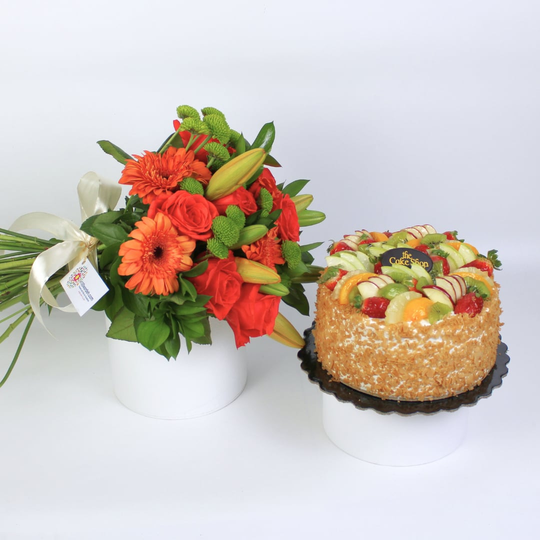 باقة ورود وكعكة فواكه (Cake shop)