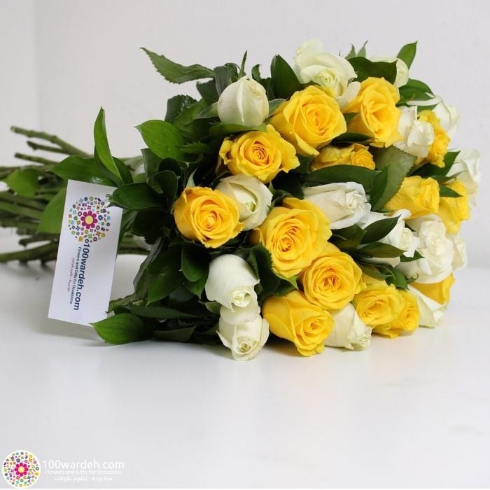 الورود الصفراء والبيضاء