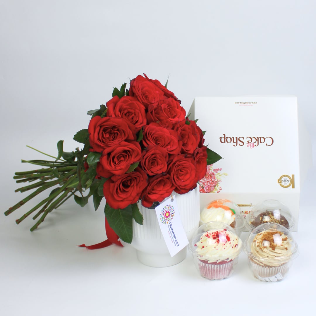 باقة ورود حمراء وCupcakes (Cake Shop)