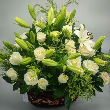 white lilies and roses online flowers delivery