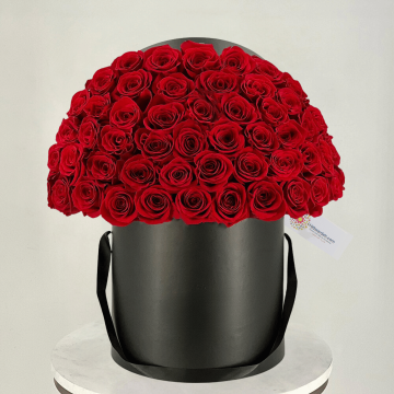 round box with red roses 100wardeh amman jordan